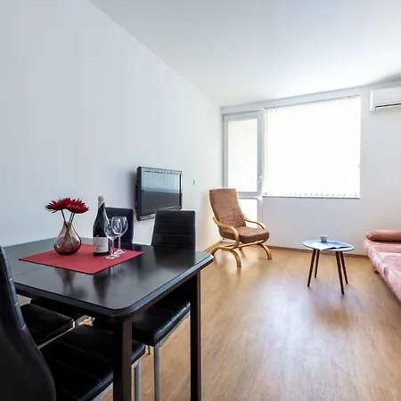 Sea Garden Apartment